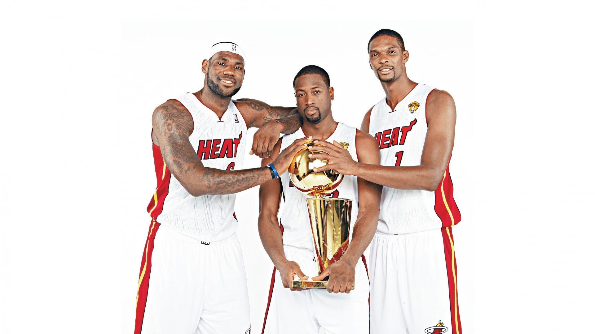 场馆改造：新建设施提升场馆多功能运营能力，场馆建设是基础,场馆运行是关键,场馆管理是根本